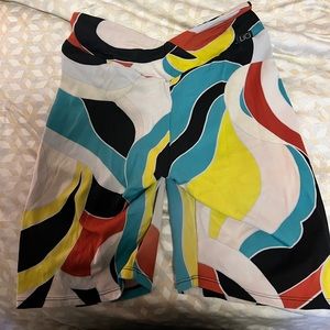 POSH V-CUT SCRUNCH BIKER SHORT